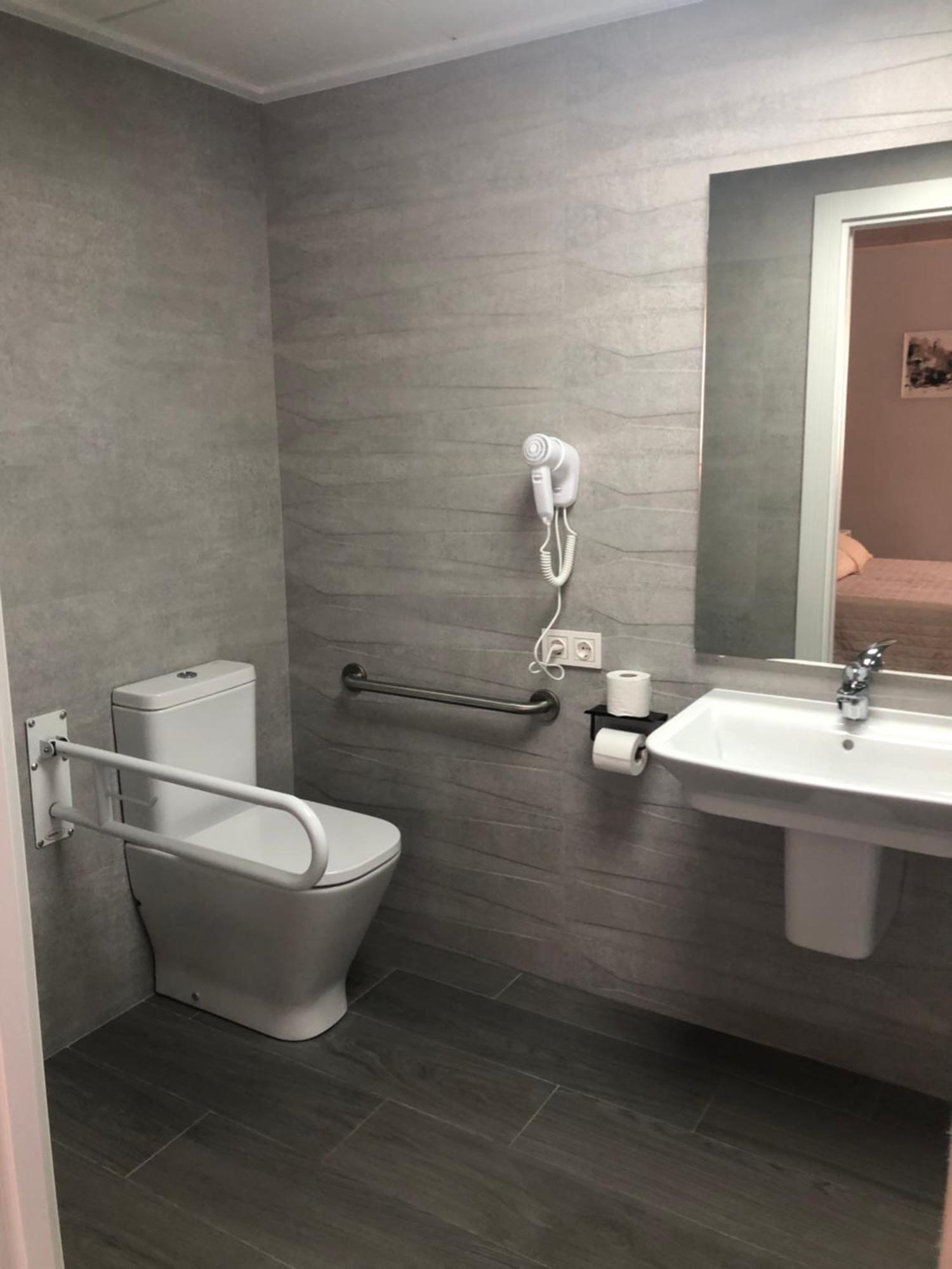 Hostal La Morenica 비예나 외부 사진
