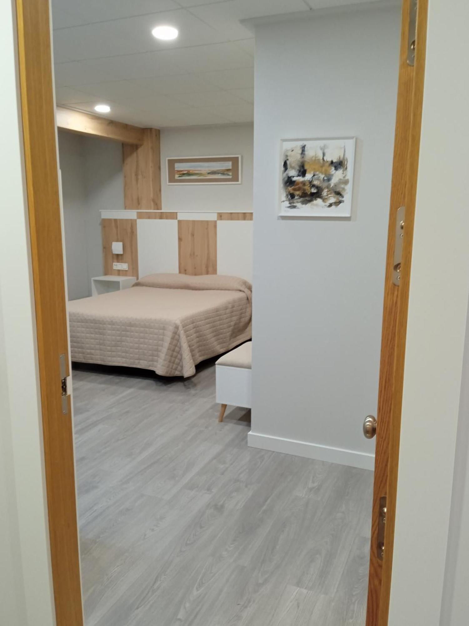 Hostal La Morenica 비예나 외부 사진